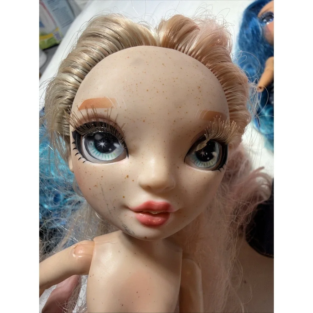 Lot Of 3 Rainbow High Dolls And 1 Bratz Doll